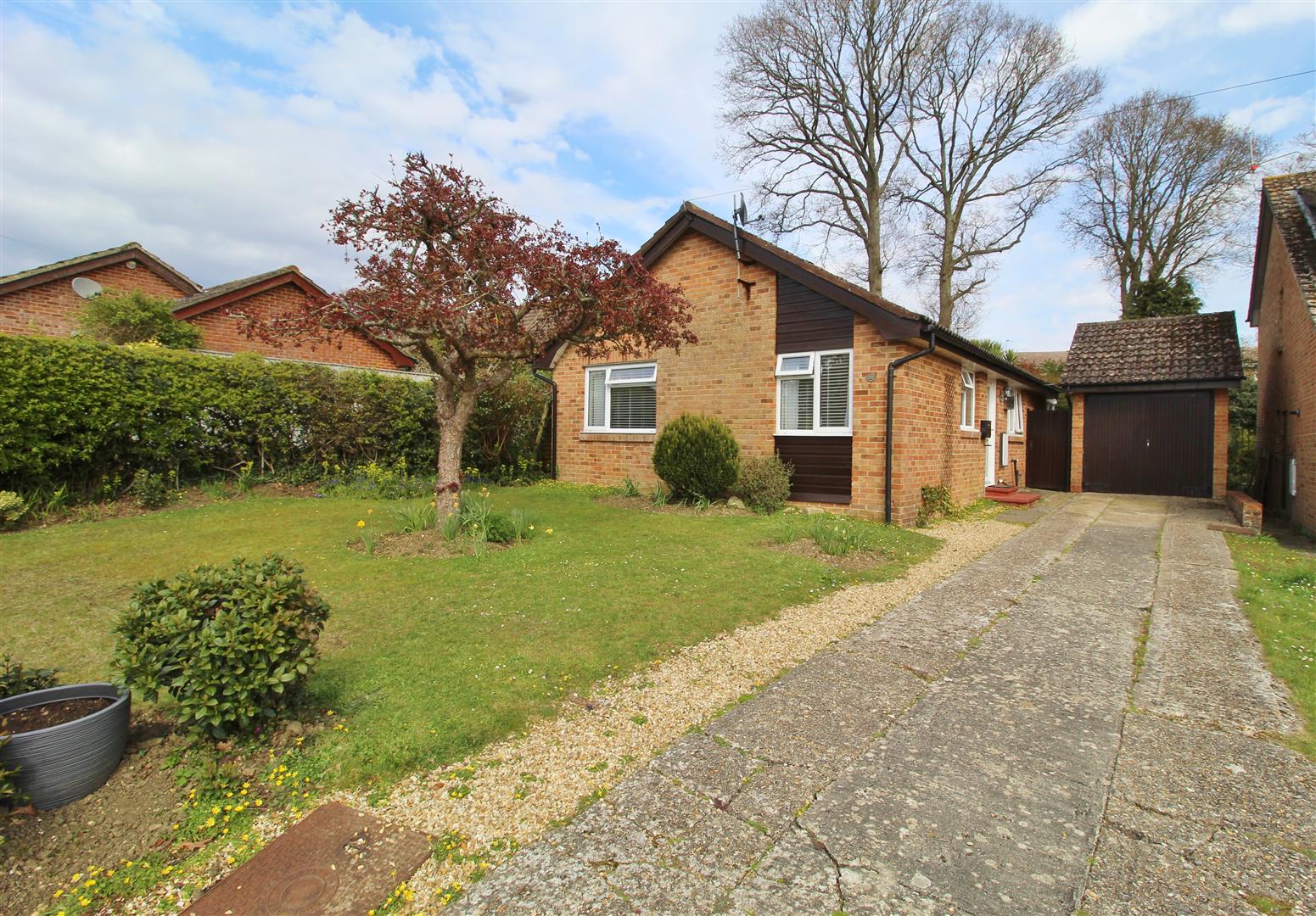 3 Bedroom Property For Sale in Christchurch £379,950